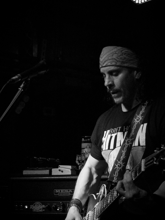 Lift the Anchor guitarist side-on at the Portside Pub